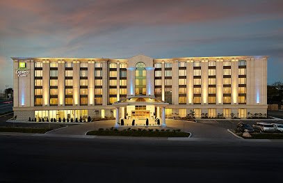Holiday Inn & Suites Montreal Airport by IHG