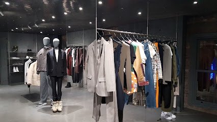 SSENSE Montréal